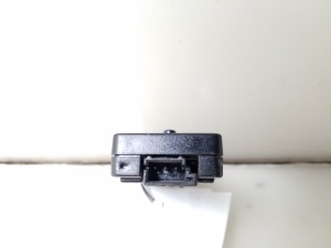 Volkswagen Touareg I (2002–2010) Antenni võimendi 7L6035577L - 3