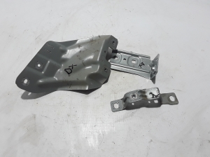 Halter Kotflügel vorne - 625A00016R