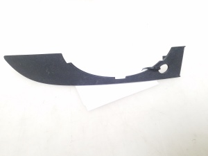   Front bumper lower grille bar 