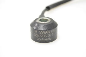 AUDI Q3 8U (2011–2018) Klopfsensor 06K905377 - 3