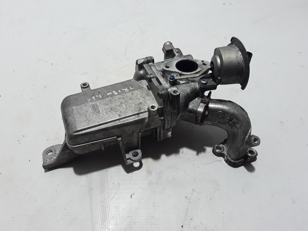 Used RENAULT Trafic EGR valve cooler 147357086R