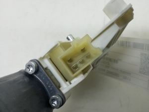 Mercedes Benz C-Class 204 (2007–2014) Esiukse aknatõstuki mootor A2048200242 - 4