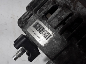RENAULT Trafic III (2014–2022) Alternator 231006729R - 2