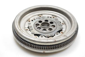  Clutch flywheel 