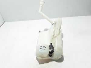 Front washer fluid reservoir - 289100015R