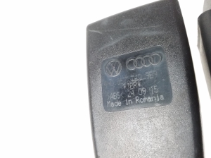 AUDI A8 D4 (2010–2017) Tagaistme turvavöö lukk 4H0857740 - 3