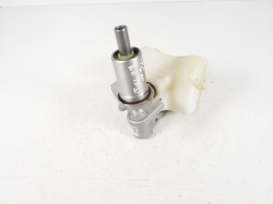 AUDI A8 D4 (2010–2017) Brake master cylinder 8K0611301A - 3