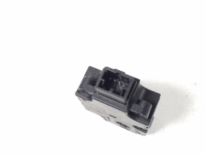 AUDI A8 D4 (2010–2017) Stellmotor Heizungsklappe CZ1139300857 - 4