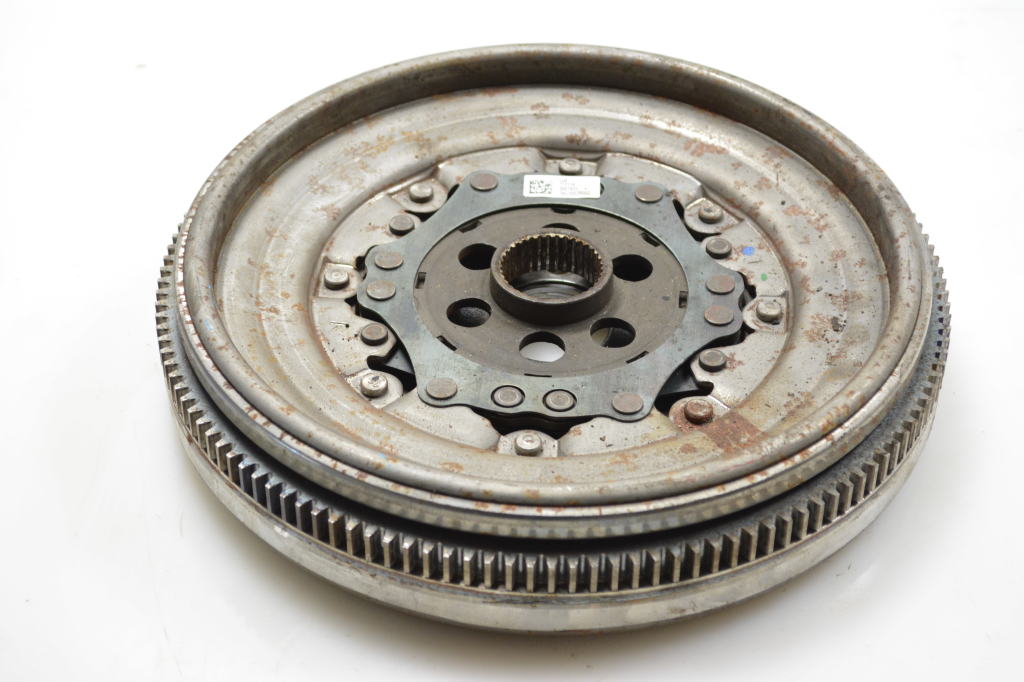 Used Volkswagen Tiguan Clutch flywheel 04l105266AD