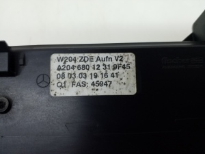 Mercedes Benz C-Class 204 (2007–2014) Screen A2046801231 - 3