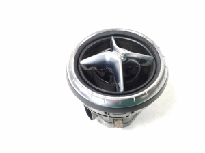 Mercedes Benz CLA-Class W117 (2013–2019) Armatuurlaua ventilatsioonivõred - 4