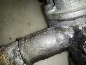 Volkswagen Bora (1998–2005) Termostaadi korpus 038121133A - 2