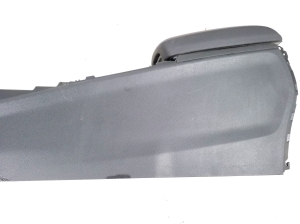  Interior console 