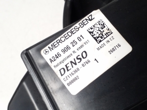 Mercedes Benz CLA-Class W117 (2013–2019) Heizungsgebläsemotor A2469062501 - 4