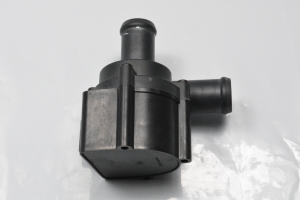 Auxiliary water pump - 8K0965561 