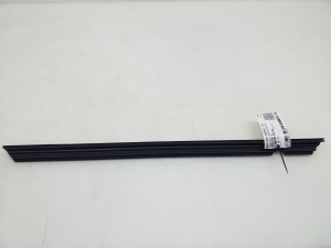 Mercedes Benz C-Class 204 (2007–2014) Esiukse klaasi sisemine liist A2047250165 - 2
