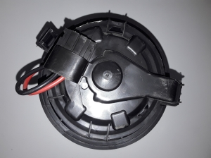 Peugeot 208 (2012–2019) Heater blower motor T1013140A - 3