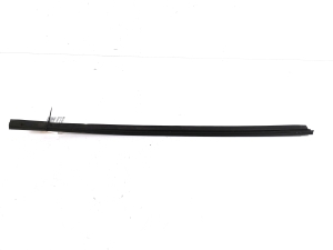  Windscreen strut outer 