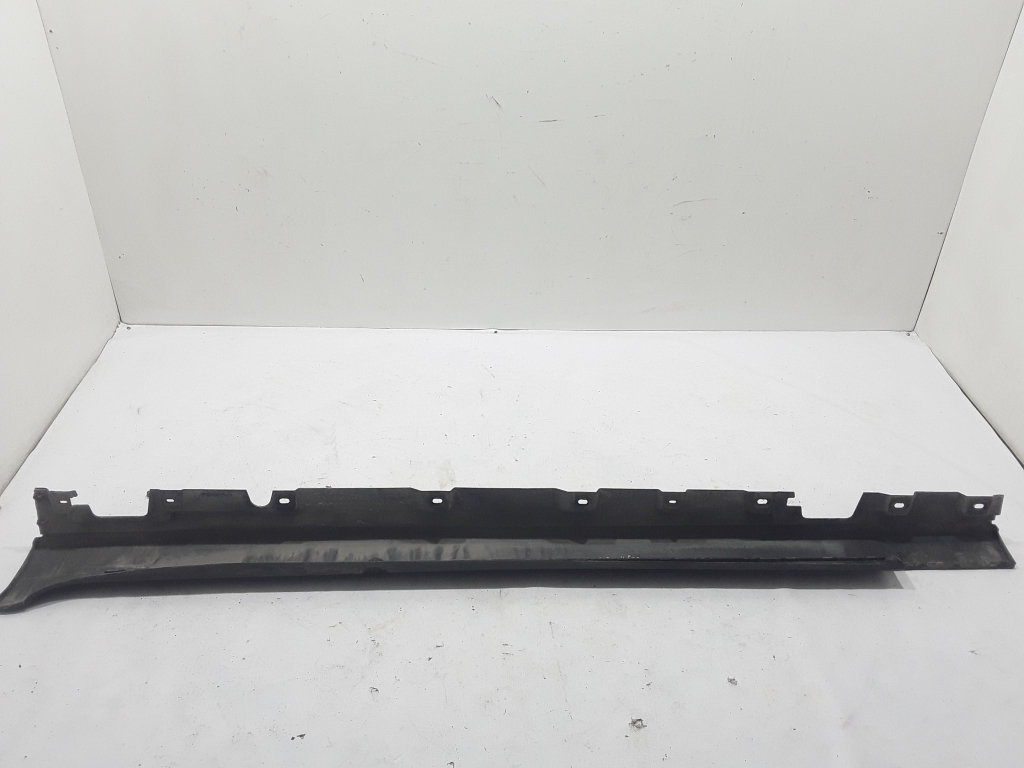 BMW 5 Series F10/F11 (2009-2017) Capac pag lateral din plastic dreaptă 7237082 22426504