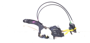 TOYOTA RAV 4 A2 (2000–2005) Front door lock - 2