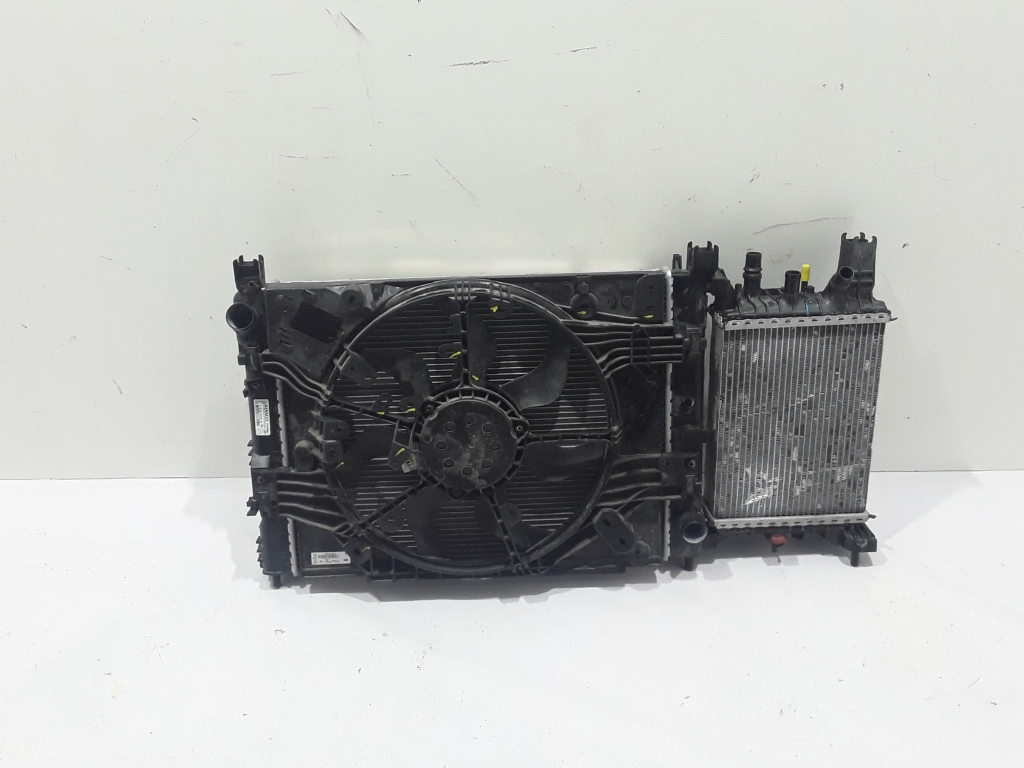 Used Dacia Duster Radiator set and its details
