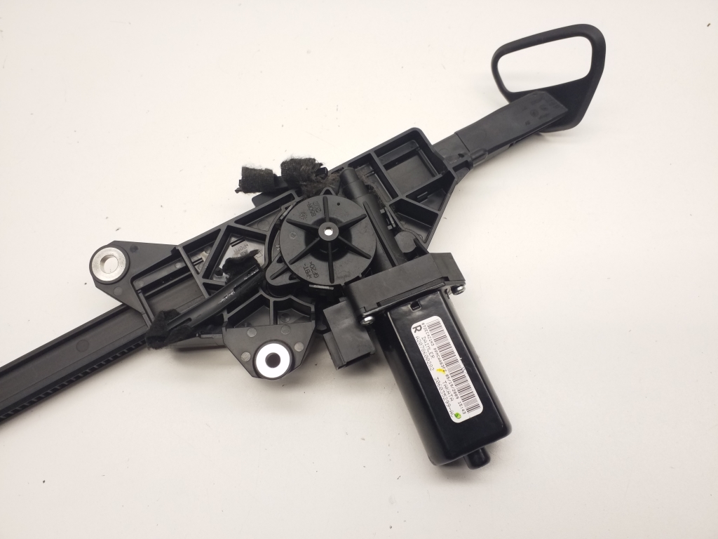 Used Mercedes Benz EClass Seat belt pretensioner a2078600282