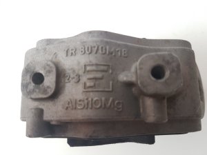  Engine holder 