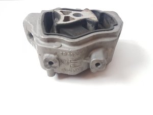  Engine holder 