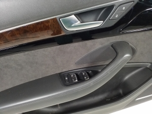  Upholstery of rear side doors 