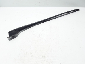  Windscreen strut outer 