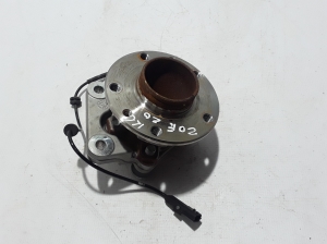 Rear wheel hub - 441653570R