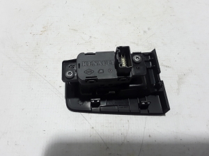 RENAULT Zoe (2012–2026) Parking brake switch 251752075R - 2