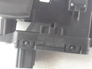 RENAULT Zoe (2012–2026) Parking brake switch 251752075R - 3