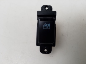Rear side door window switch - 9357620000