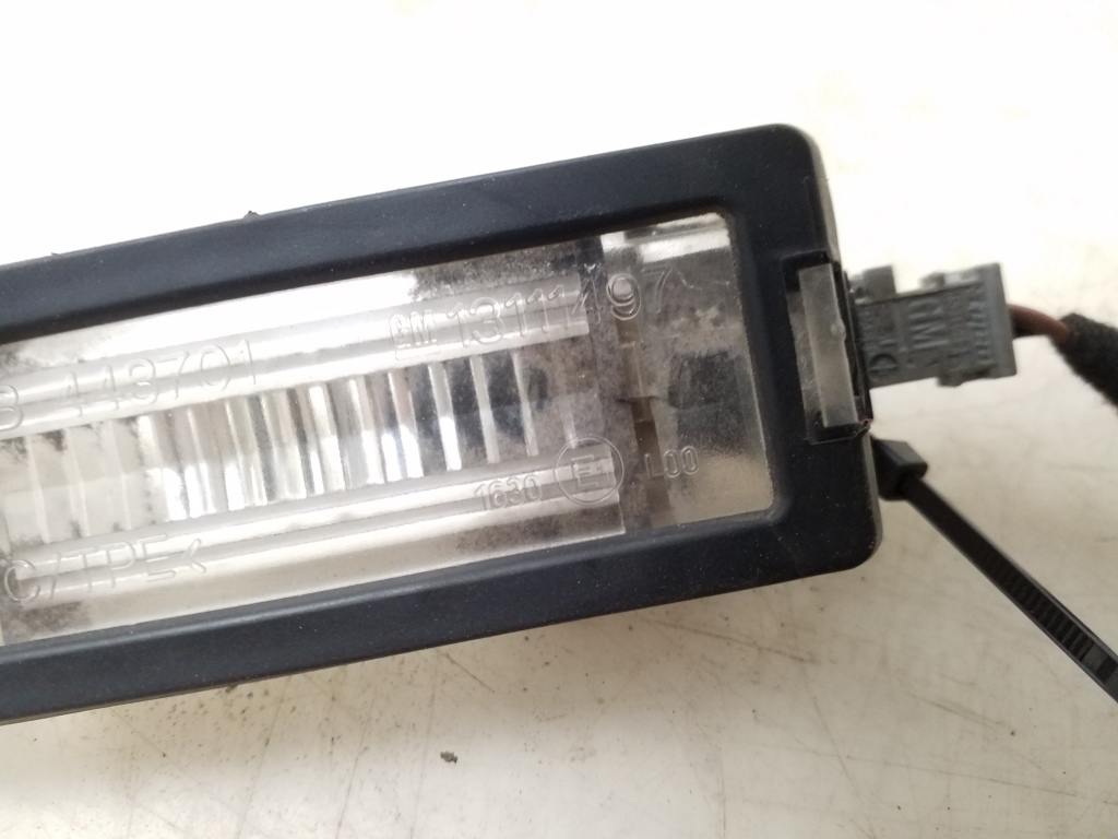 Used Opel Vectra Number plate light bulbs 13111497