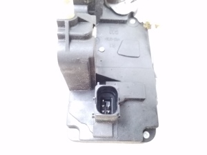 Opel Vectra C (2002–2008) Rear side door lock 13210761 - 2