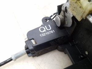 Opel Vectra C (2002–2008) Rear side door lock 13210761 - 4