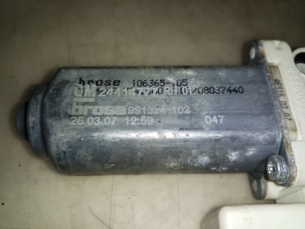 OPEL Vectra C (2002-2005) Motor de control geam ușă  dreapta spate 24414777 25057378