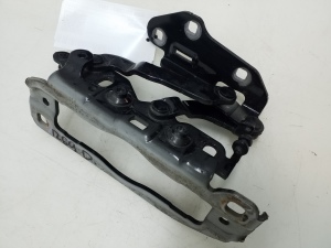  Engine cover hinge 