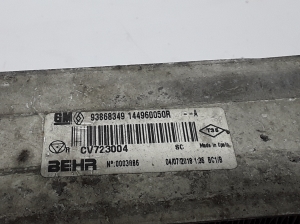 RENAULT Trafic III (2014–2022) Vahejahuti radiaator 144960050R - 2