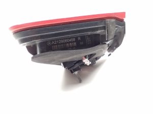 Mercedes Benz E-Class W212 (2009–2015) Kofferraumdeckel-Rückleuchte und ihre Teile A2129060458 - 2