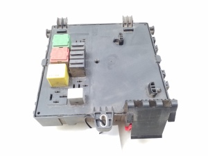 Opel Vectra C (2002–2008) Fuse box in the trunk 13205781 - 2