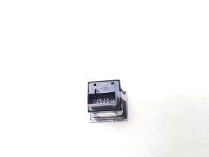 Opel Vectra C (2002–2008) Heated seat switch 13138251 - 2