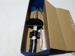 VOLVO XC70 (2000–2007) Front shock absorber 30683344 - 2