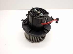   Cabin shoulder motor 