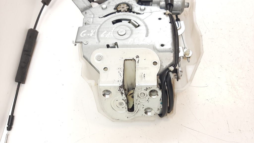 Used Mazda 5 Sliding door lock