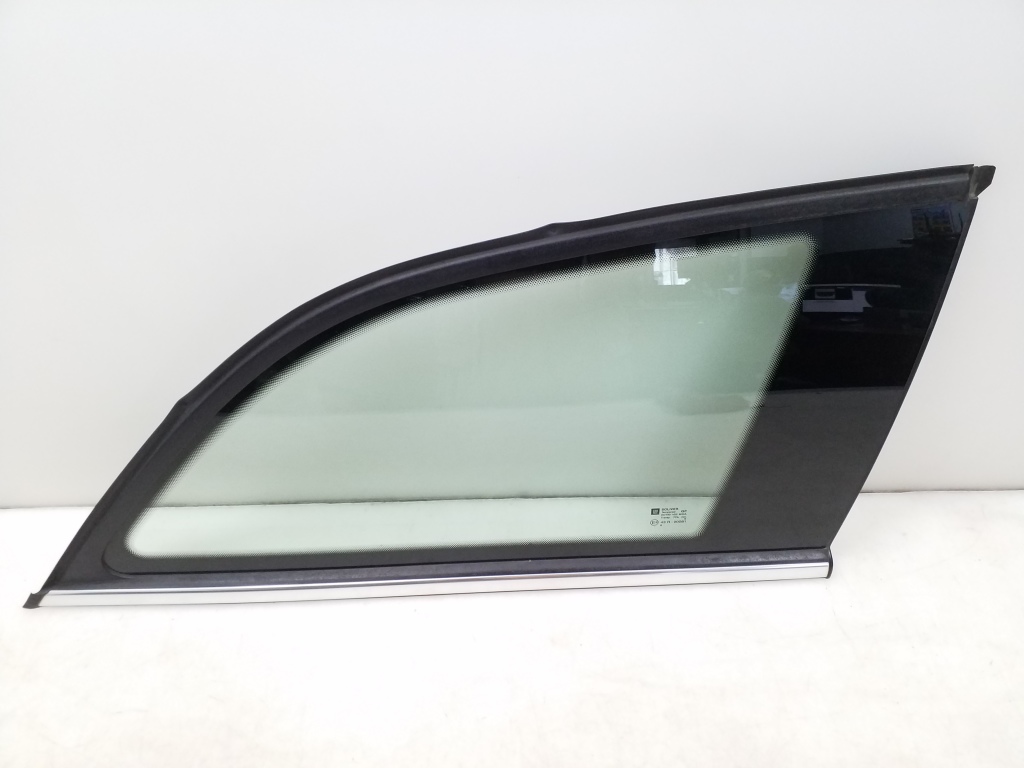 OPEL Vectra B (2005-2010) Pravé zadné okno karosérie 25057899