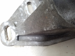  Engine holder 