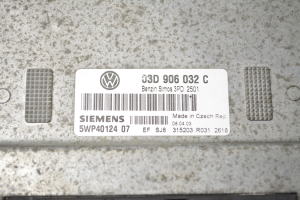 Volkswagen Polo IV (2001–2009) Motorsteuergerät 03D906032C - 2