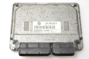 Volkswagen Polo IV (2001–2009) Motorsteuergerät 03D906032C
